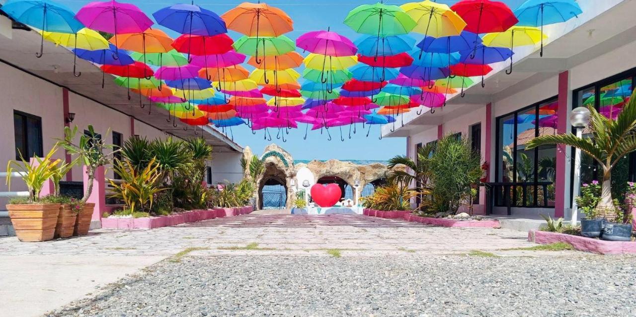 Belle'S Beach Resort Bolinao Экстерьер фото